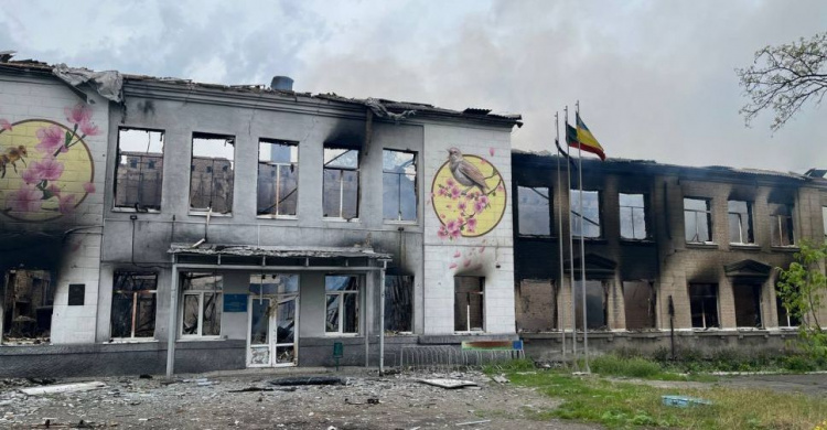 В Авдіївці росіяни знищили одну із найстаріших шкіл: тепер тут самі руїни