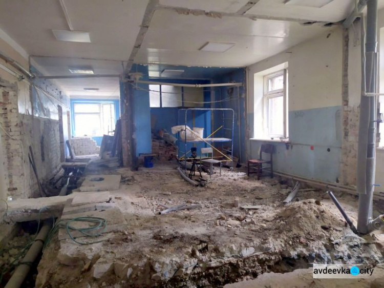 В Авдеевке обновляют лабораторию городской больницы