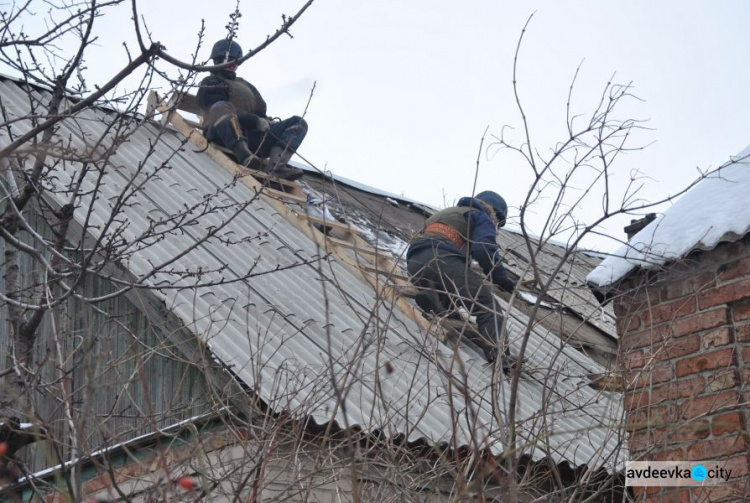 Спасатели восстановили новые дома, попавшие в Авдеевке под обстрел (ФОТО)