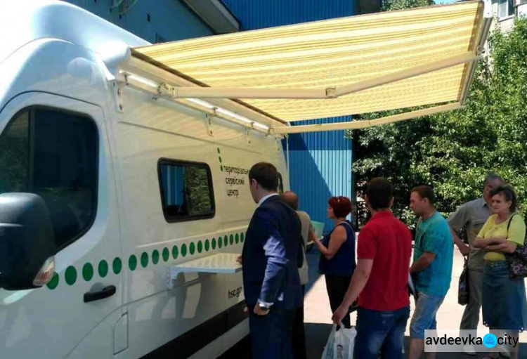 Передвижной мобильный сервисный центр МВД предоставляет услуги жителям Авдеевки  (ФОТО)