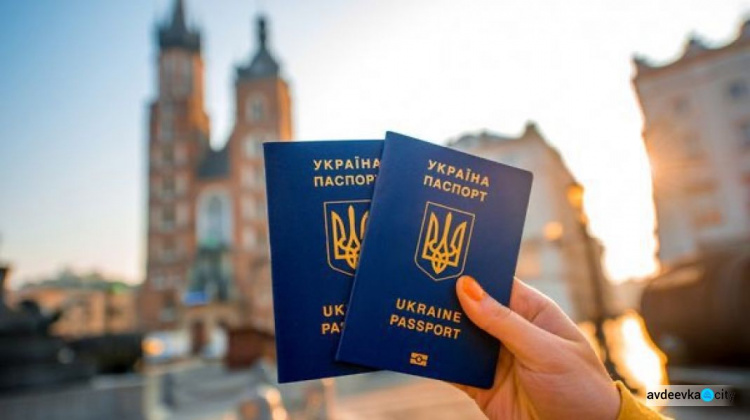 Які документи потрібні українцям для працевлаштування у ЄС? 