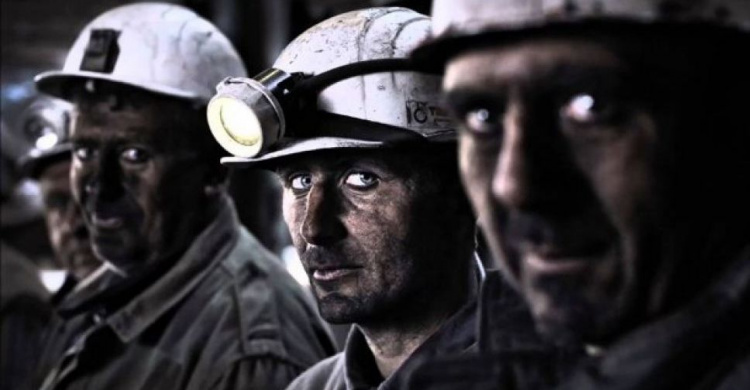 На Донетчине протестуют горняки трех шахт