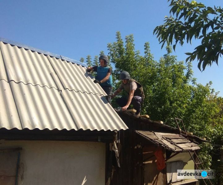 В прифронтовой Авдеевке "вернули к жизни" 566 поврежденных обстрелами домов  (ФОТО)