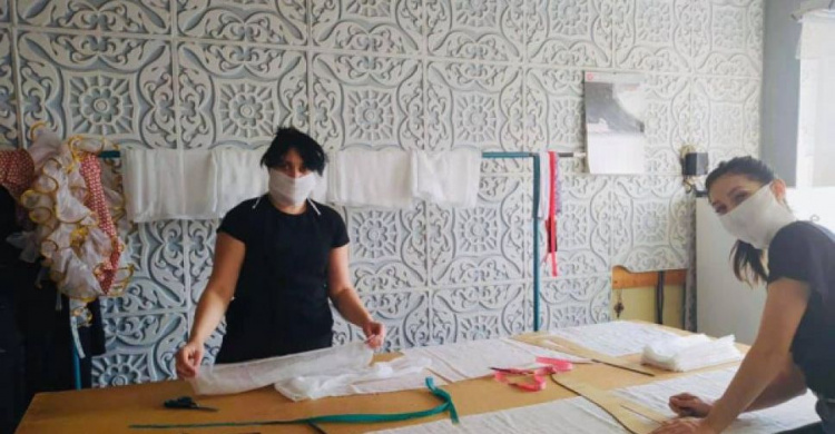 Работники ДК Авдеевского коксохимзавода пошили более 1000 масок