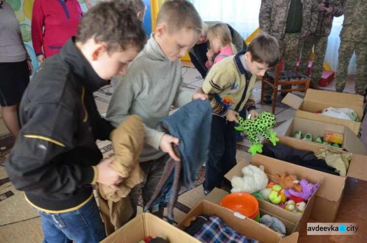 Детям из авдеевской «Искорки» передали помощь (ФОТО)
