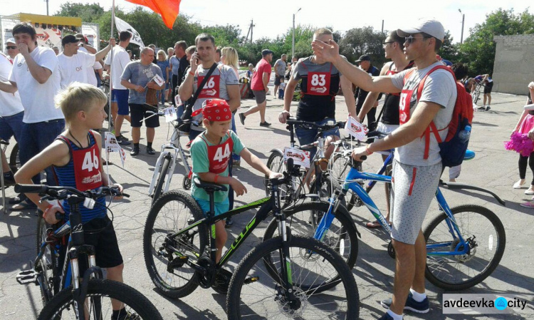 Праздник спорта «На скорости» собрал несколько сотен жителей Авдеевки (ФОТООТЧЕТ)
