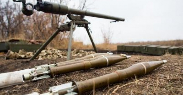 Боевики продолжают обстрелы украинских позиций в районе КПВВ в Донецкой области