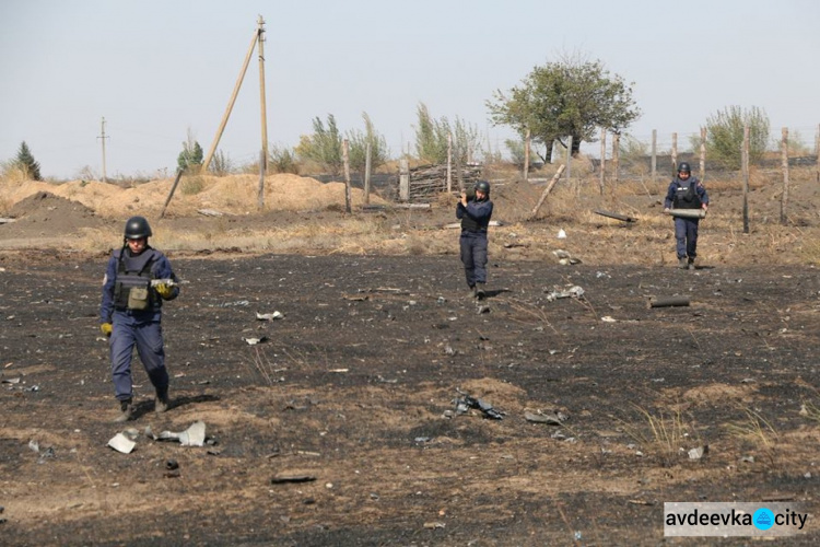 Пожар на складе боеприпасов в Донецкой области: пиротехники разминируют  село и округу (ФОТО)