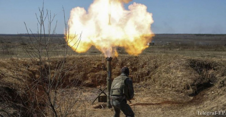 На Донбассе 10 обстрелов, уничтожены четыре боевика