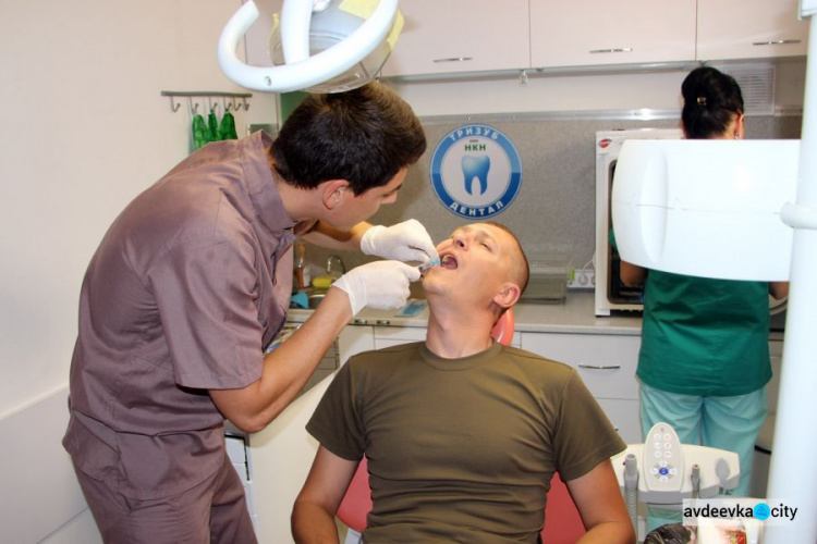 В Авдеевке спасают зубы военнослужащих (ФОТО)