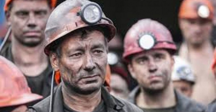В Донецкой области горняки двух шахт объявили забастовку