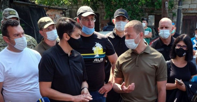 Разумков в Донецкой области говорил о восстановление разрушенного жилья
