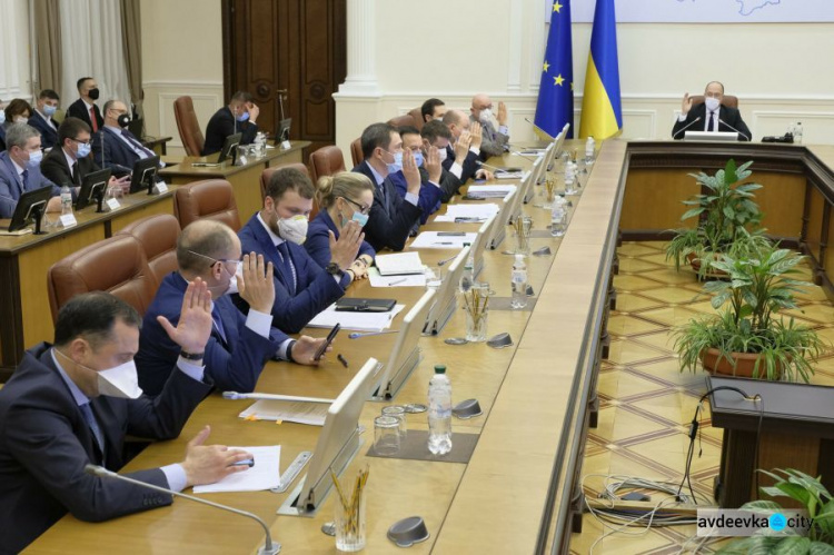 Кабмин предлагает изменить правила приема на работу в Украине