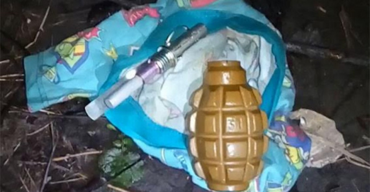Житель прифронтовой Авдеевки прятал гранату в мусоре на улице в старой части города