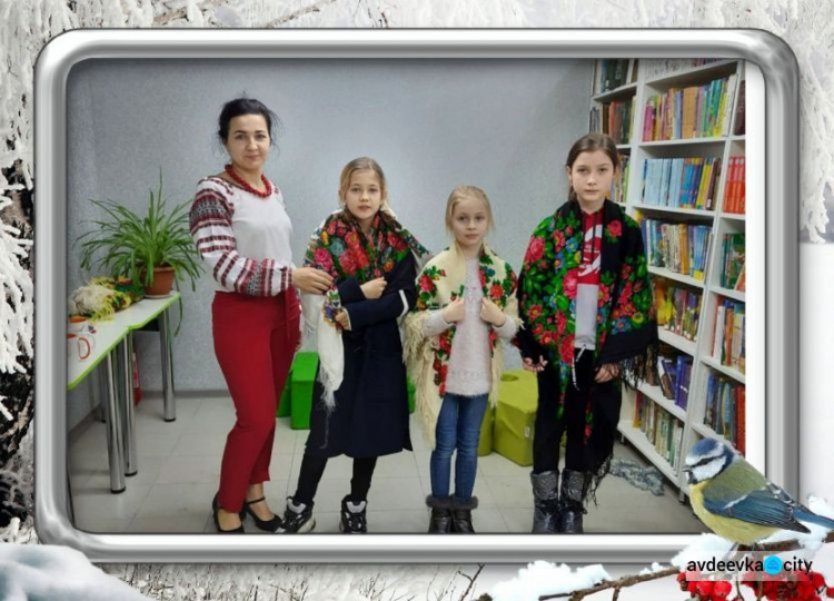В Авдеевке школьники устроили рождественские посиделки