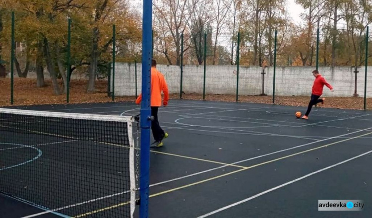 В Авдеевке прошел турнир по футболу-теннису в парах