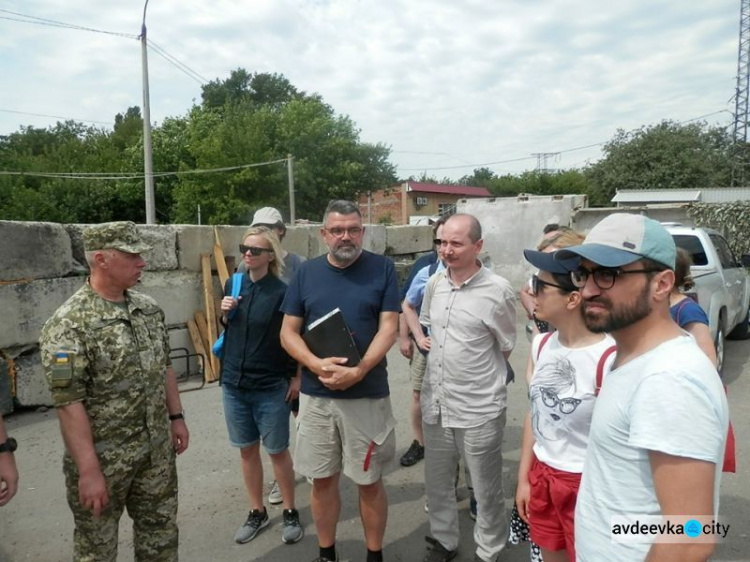 КПВВ на Донбассе заинтересовали группу ученых (ФОТО)