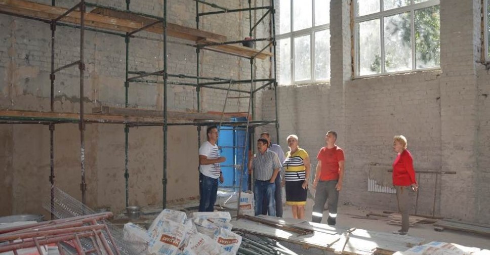 В Авдеевке с помощью АКХЗ обновляют объекты образования (ФОТО)