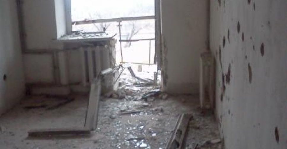 Жители поврежденной обстрелами девятиэтажки в Авдеевке просят президента о помощи (ВИДЕО)