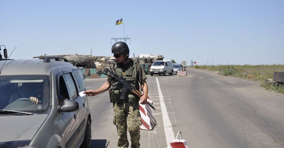 КПВВ на Донбассе: число транспорта и пассажиров немного выросло