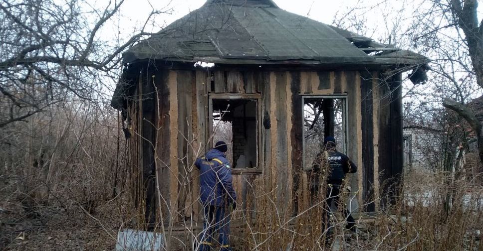 В Авдеевке спасатели и полицейские обследовали заброшенные дома
