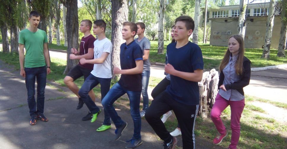 Авдеевских детей учили маршировать. Новини Авдіївки | AVDEEVKA.CITY