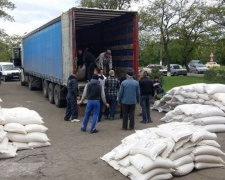 Более 2 тысяч уязвимых семей на Донбассе  смогут получить по 150 кг кормов для животных