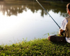 Авдеевцы снова могут рыбачить: закончился весенне-летний нерестовый запрет