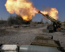 Авдеевку продолжают обстреливать из крупнокалиберной артиллерии, - штаб АТО