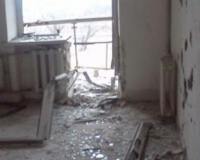 Жители поврежденной обстрелами девятиэтажки в Авдеевке просят президента о помощи (ВИДЕО)