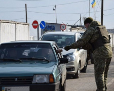 Через КПВВ в сторону Донецка пропустили гуманитарный груз. Но были и задержания