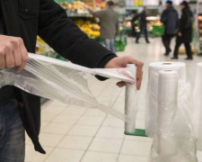 Одноразовые пакеты в супермаркете могут стать платными: какую цену предлагают