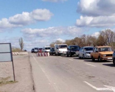 На одном из донбасских КПВВ отмечена большая очередь с оккупированной территории