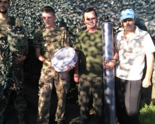 Украинским воинам в районе Авдеевки доставили маскировочный «оберег» и нужные материалы