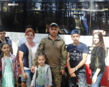 Офицеры группы Cimic Avdeevka вчера порадовали детей