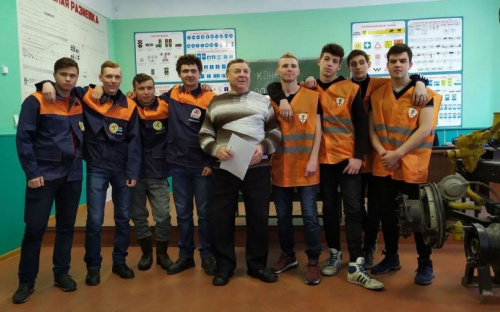 В Авдеевском профессионально-техническом училище прошла профессиональная декада 