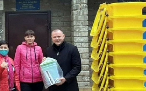 В Авдеевских школах появились контейнеры для сбора использованных батареек