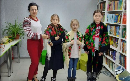 В Авдеевке школьники устроили рождественские посиделки
