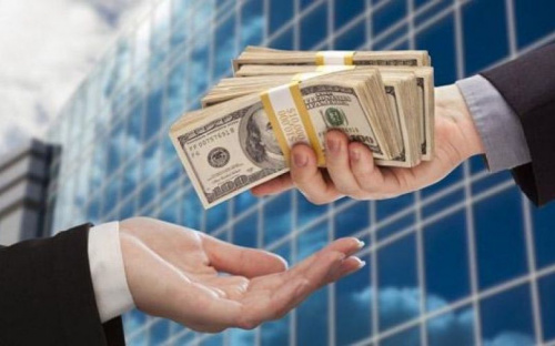 Украинцам раздают по 100 000 грн на собственный бизнес: кто получит деньги и как их можно потратить