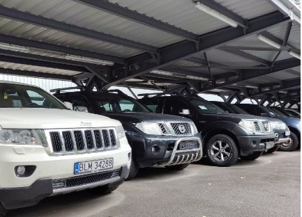 Метінвест передав українським захисникам 100 автомобілів