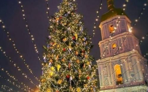 В Киеве главную елку страны 