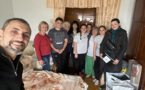 У Вінниці прийомна сім’я з Авдіївки отримала гуманітарну допомогу
