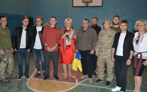Концерт, обогрев и вкусности: в районе Авдеевки поддерживают украинских воинов (ФОТО)