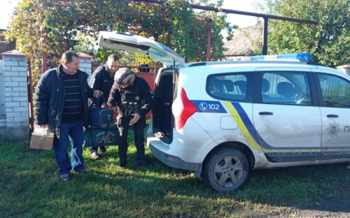 Поліцейські Авдіївки евакуювали з Орлівки літнє подружжя