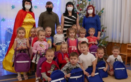 В Авдеевке дети получили от ДонОГА подарки к Новому году