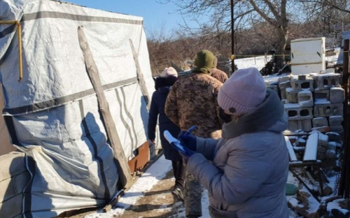 В Авдіївці обстежили зруйноване житло