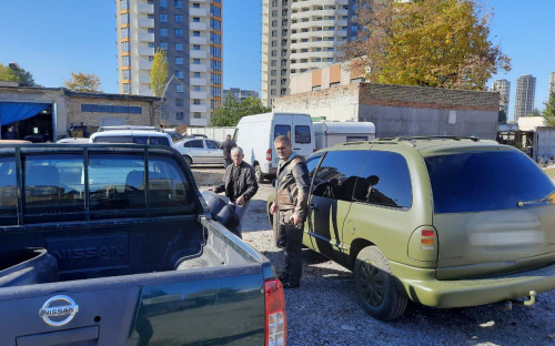 Нардеп Муса Магомедов передав військовим на передову черговий автомобіль