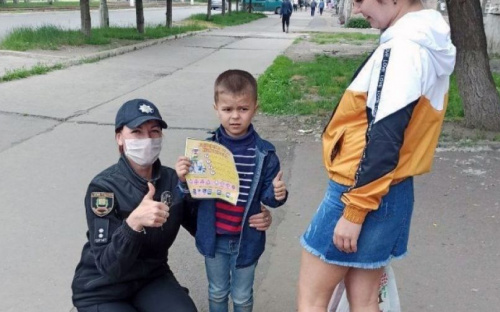 В Авдеевке полицейские призвали взрослых позаботиться о безопасности детей на дороге