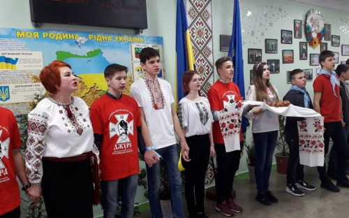 Авдіївські школи відсвяткували День Соборності (ФОТО)