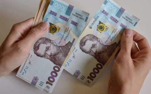 Українцям помилково виплатили по 6500 грн: хто має повернути матдопомогу до бюджету